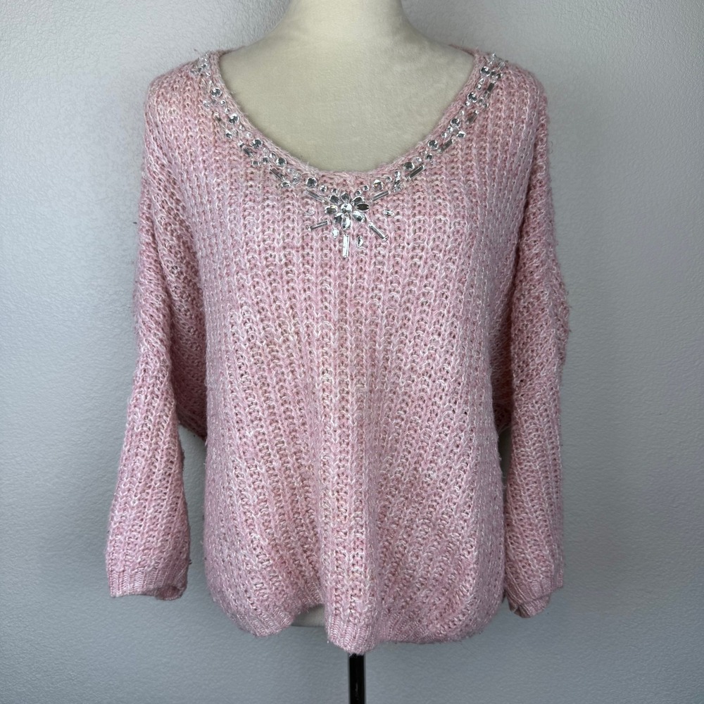 QED LONDON Pink Rhinestone Embellished V‎ Neck Knit Sweater Women's Woven
